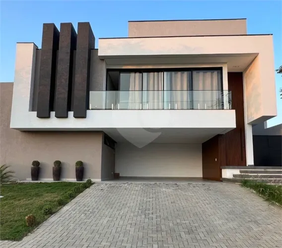 Casa térrea assobradada