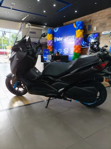 NOVA XMAX 300 CONNECTED 2026 - 0KM