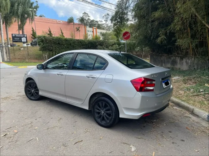 Honda City Sedan LX 1.5 Flex 16V 4P Aut. 2013
