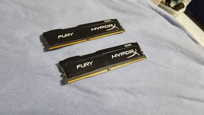 Memórias DDR4 3200 2X8 HYPERX