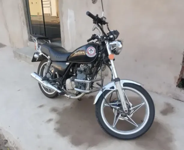 Vendo moto impecável 