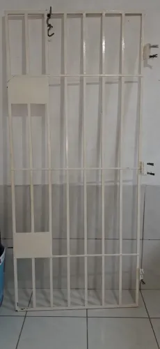 Vende -se grade para porta de casa ou apartamento