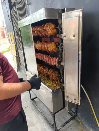 Máquina de assar frango