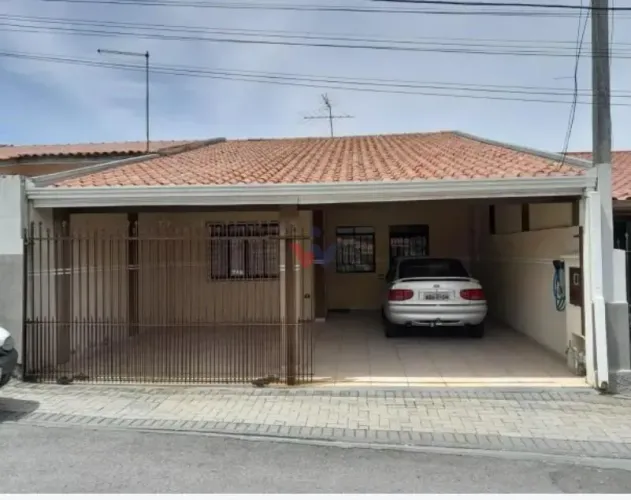Casa em Condomínio no Xaxim com 3 Quartos, Suíte, Garagem Ampla e Churrasqueira