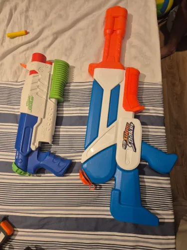 Vendo Nerf de água em ótimo estado (Leia o anùncio)