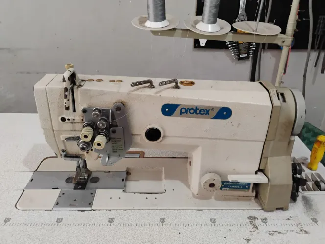 Máquina de costura pespontadeira duas agulhas