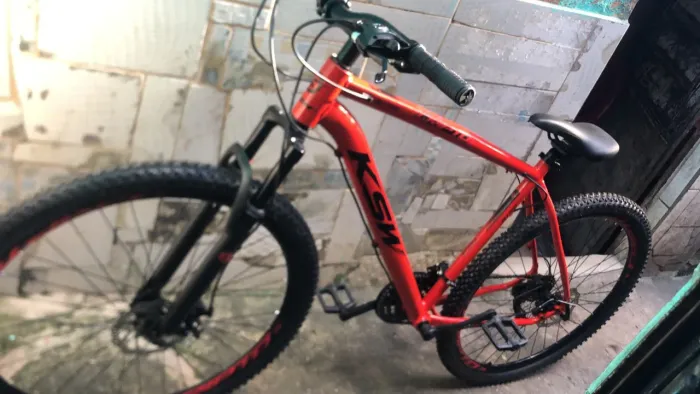 Bike aro 29 com pouco tempo de uso
