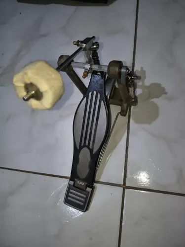 Pedal de bumbo simples