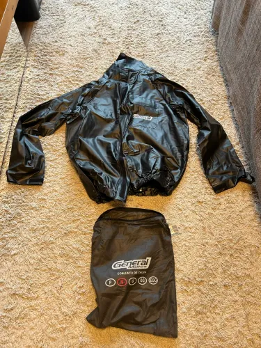 Roupa de chuva com galocha