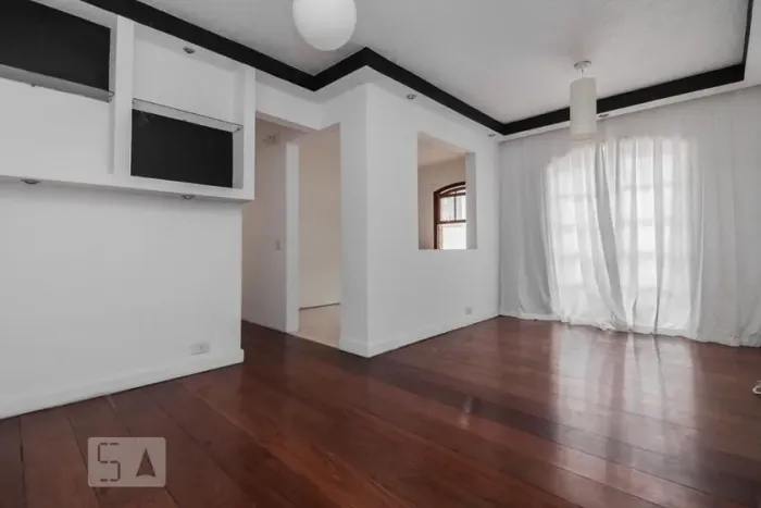 Apartamento com 3 Quarto(s) e 2 banheiro(s) para Alugar, 75 m² por R$ 1750 / Mês