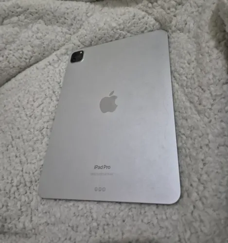 iPad Pro 11" M1 512GB +Apple pencil 2° Geração - Teclado Bettdow + Ponteiras Extras