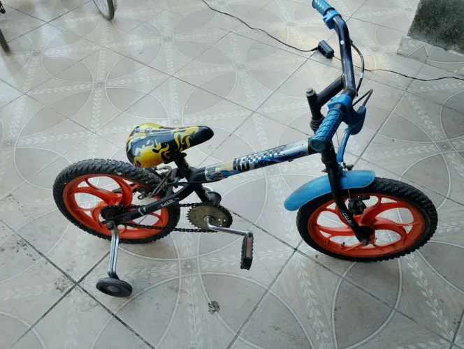 Vendo 2 bicicletas, 150 cada uma