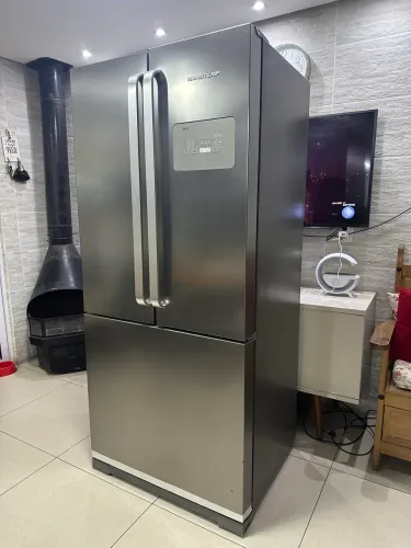 Geladeira Brastemp 3 portas voltagem 220v.