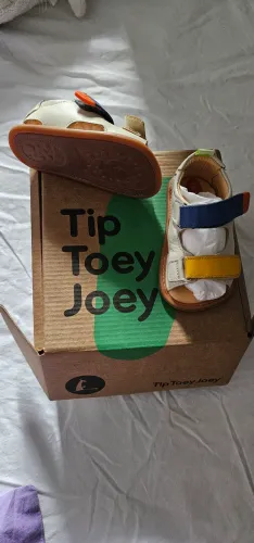 Tip Toey Joey Explore (na cor Tapioca/Caja Blue)