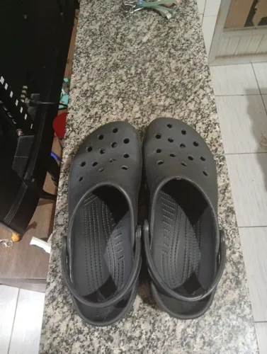 Crocs classic preta