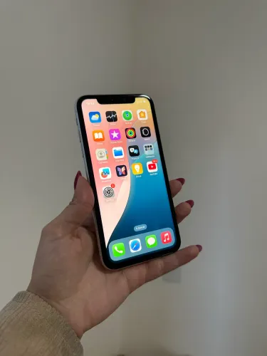 iPhone XR bem conservado