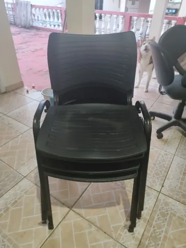 Cadeiras fixas para escritório