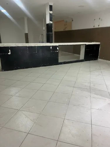 Alugo ponto comercial com boa localização, na Orla de Santo Antônio 120 M