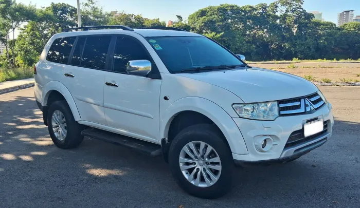 Mitsubishi Pajero Dakar HPE 3.2 4X4 T.I Dies 5P AUT 2014