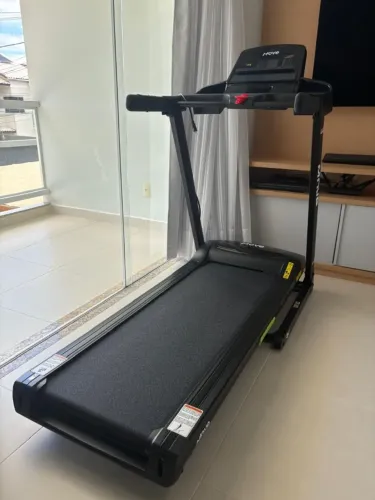 Esteira Ergométrica Movement R4 + Acessórios e Kit de Silicone