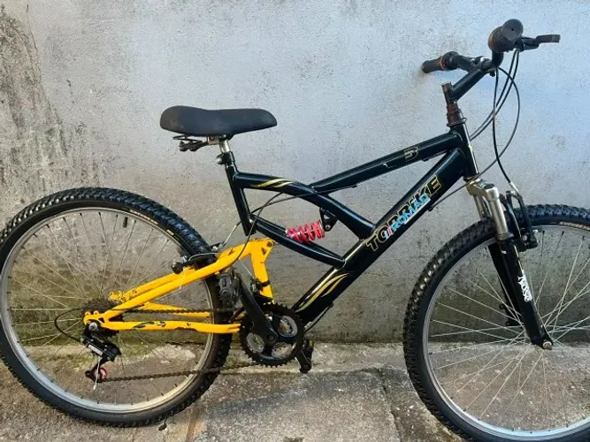 Bicicleta Aro 26 Kanguru com Suspensão Dupla e 18 Marchas