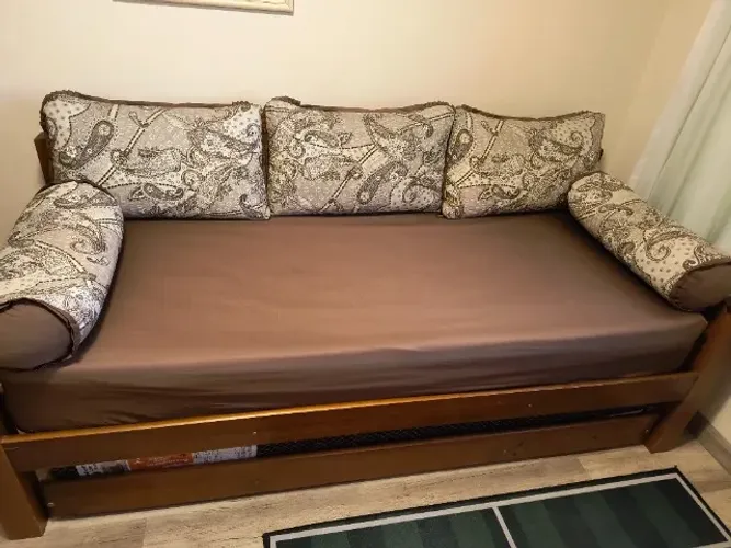 Cama de solteiro novíssima