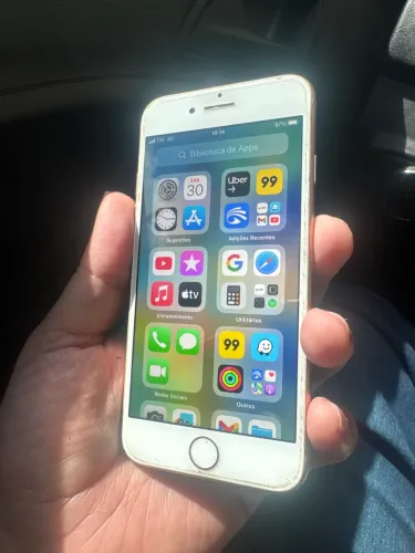 iPhone 8 64GB Gold - R$ 350