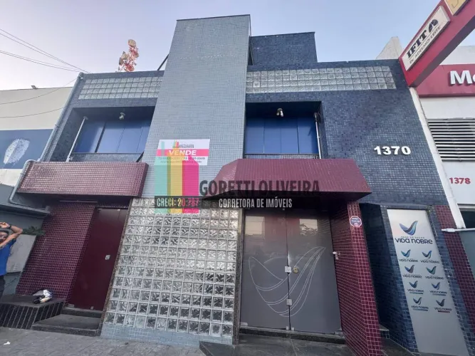 Vendo Prédio Comercial na Av Getúlio Vargas com 18 salas com 530m²