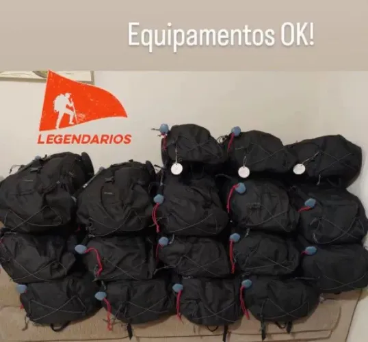 Vendo kit de acampamento legendário barraca mochila bastão lanterna saco de dormir