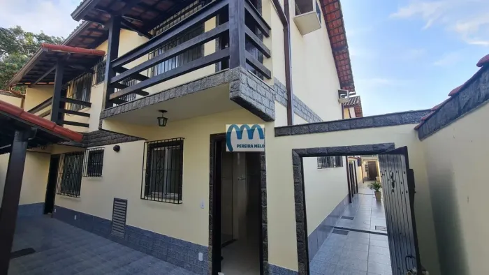 Alugo lindas casas em Marambaia, próximo da Caixa d água da Cedae