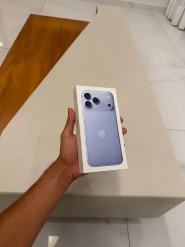 iPhone 18 pro max 256 glacial
