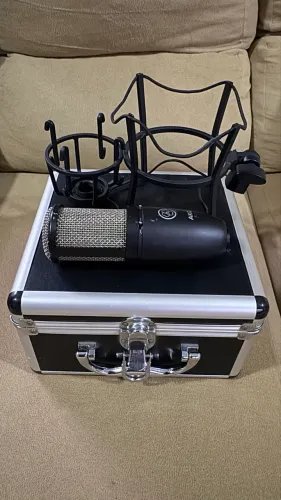Microfone Condensador AKG P220 Profissional