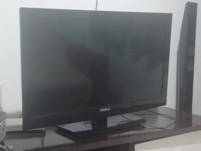 Vende-se tv led 32 polegada com as margens preta whatsapp *