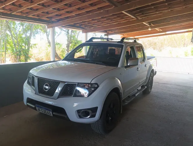 Nissan Frontier Platinum CD 4X4 2.5 TB Diesel 2014