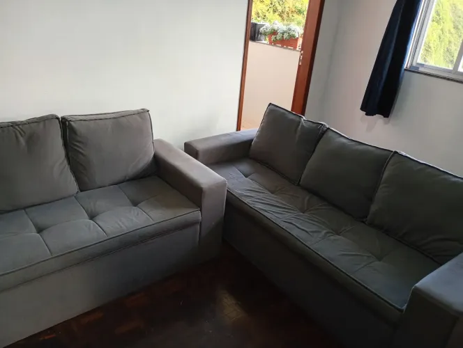 Sofá três e dois  lugares 