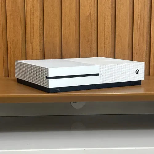 Xbox One S 1TB + 2 Controles Originais + Cabos