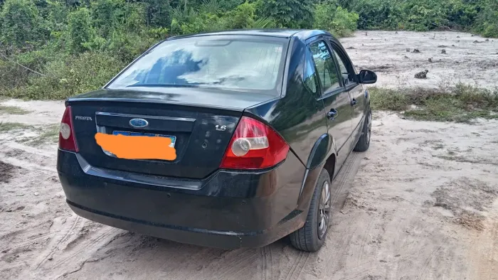 Ford Fiesta Sed. 1.6 8V Flex 4P 2006