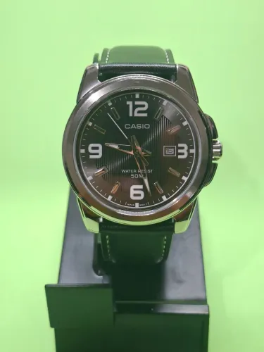 CASIO MODELO MTP-1314PL-8AV - FUNDO PRETO - PULSEIRA EM COURO