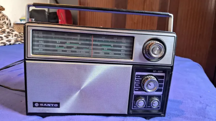 Rádio antigo Sanyo