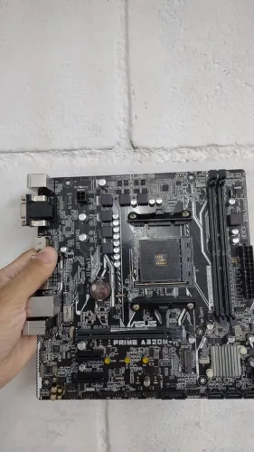 Placa-mãe ASUS Prime A320M-K/BR AM4 DDR4 - Excelente Estado
