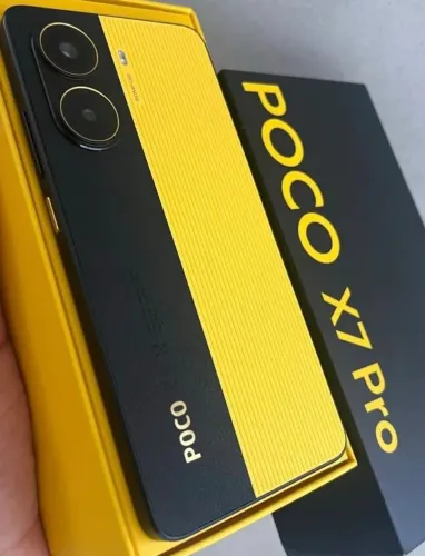 Poco X7 pro ,256/8 de ram ..aparelho completo ,aceito troca em Samsung linha ultra