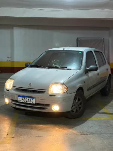 Renault Clio RT/ Privilège 1.6 16V 5P 2002