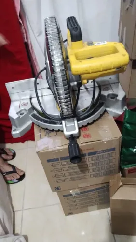 Policorte de alumínio semi nova 110 w 