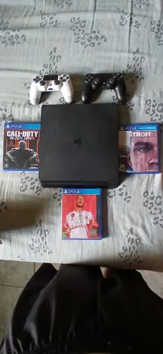 PS4 Slim 1TB - Completo e Conservado
