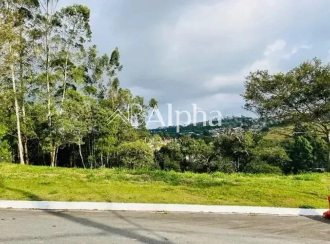 Terreno à venda no Condomínio Mosaico da Aldeia em Santana de Parnaíba - SP