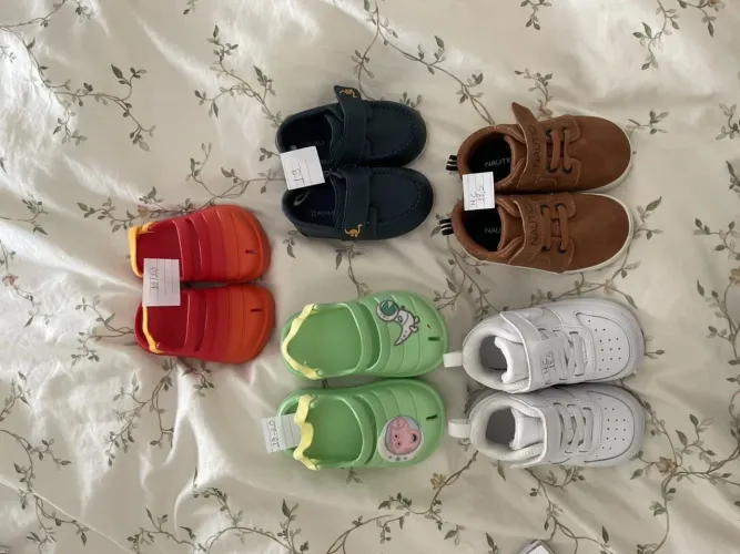 Vendo sapatos tamanho 19/20