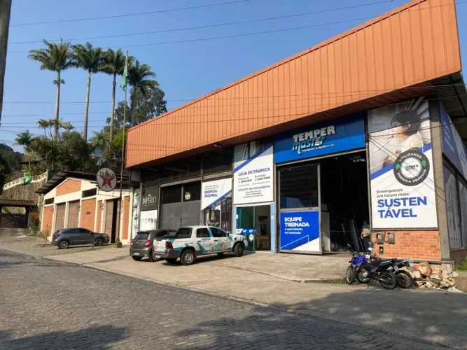Imóvel para aluguel com 237.641 metros quadrados em Bingen - Petrópolis - RJ