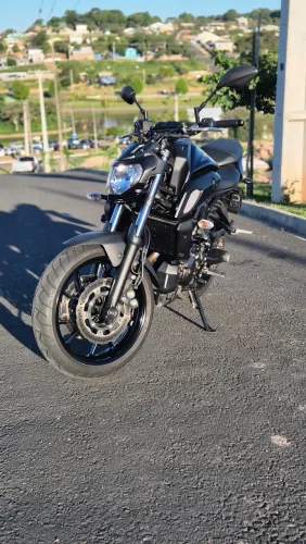 YAMAHA MT07 2023 SEM DETALHES