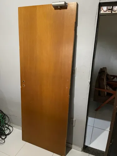OPORTUNIDADE!! Porta Maçaranduba + forra maciça 210 x 0,80m