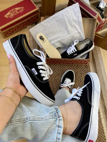 Tenis vans tradicional R$150,00